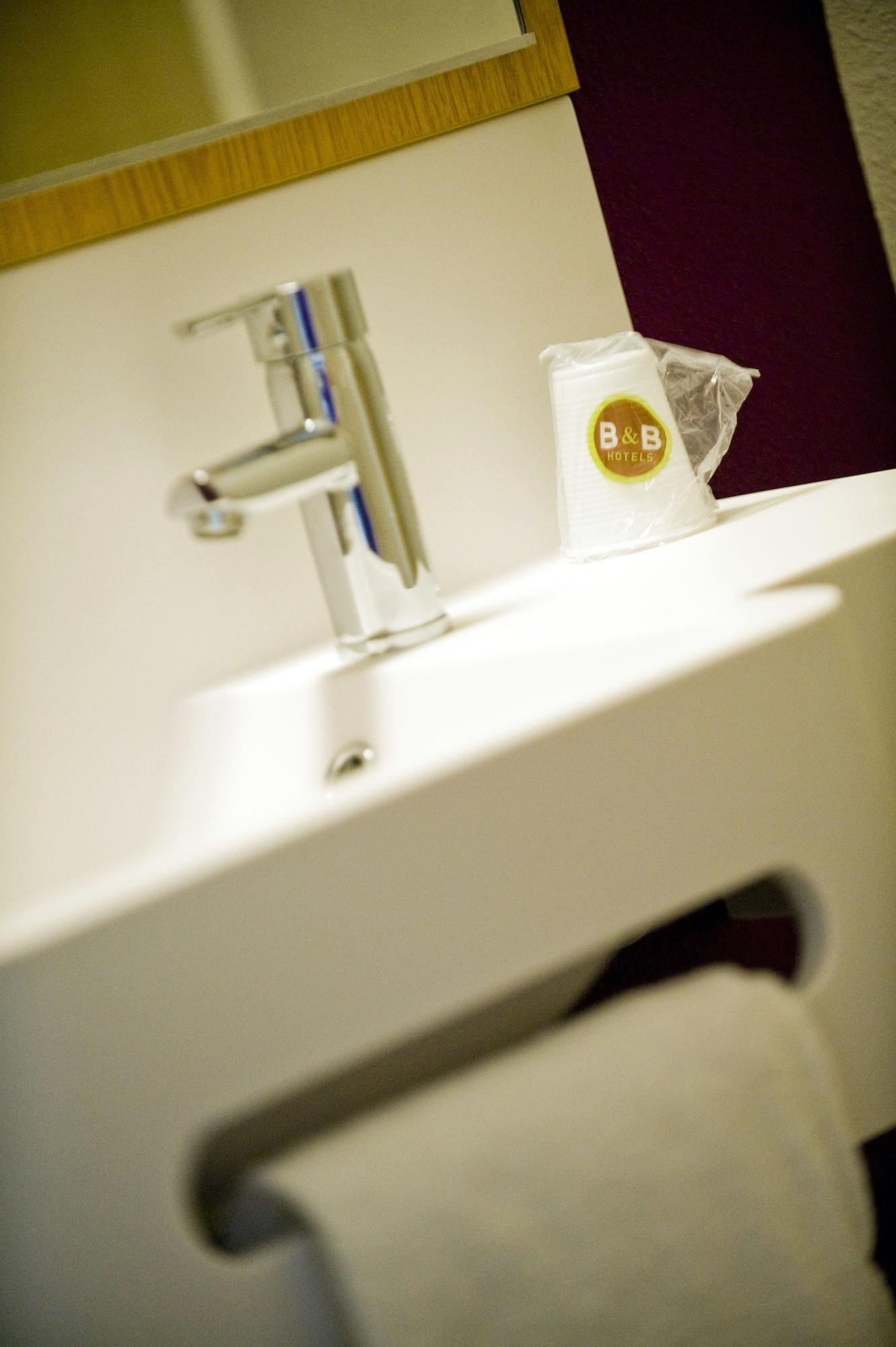 B&B Hotel Niort Marais Poitevin Est エクステリア 写真