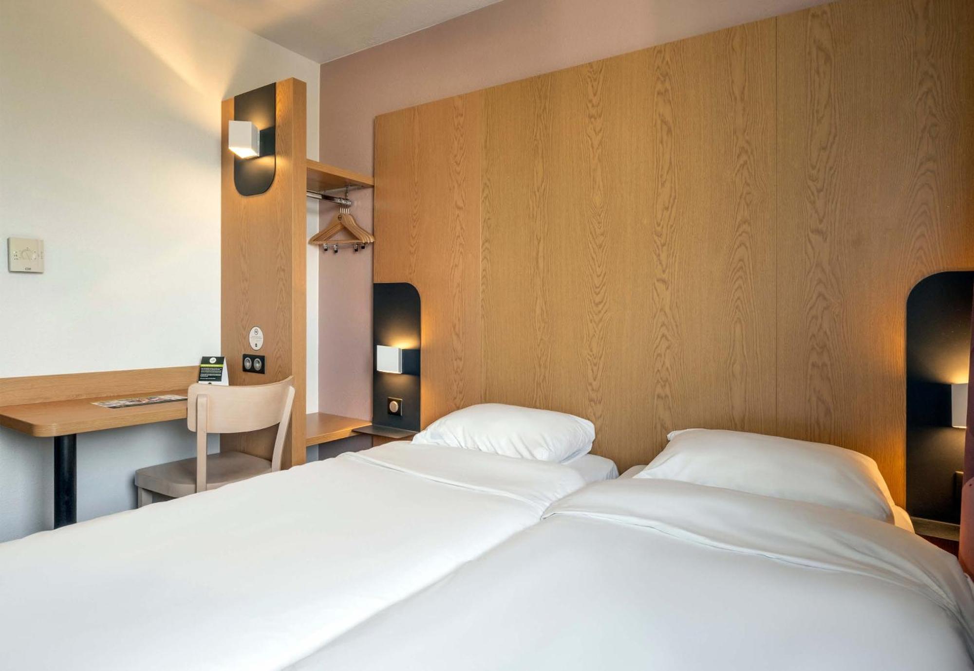 B&B Hotel Niort Marais Poitevin Est エクステリア 写真