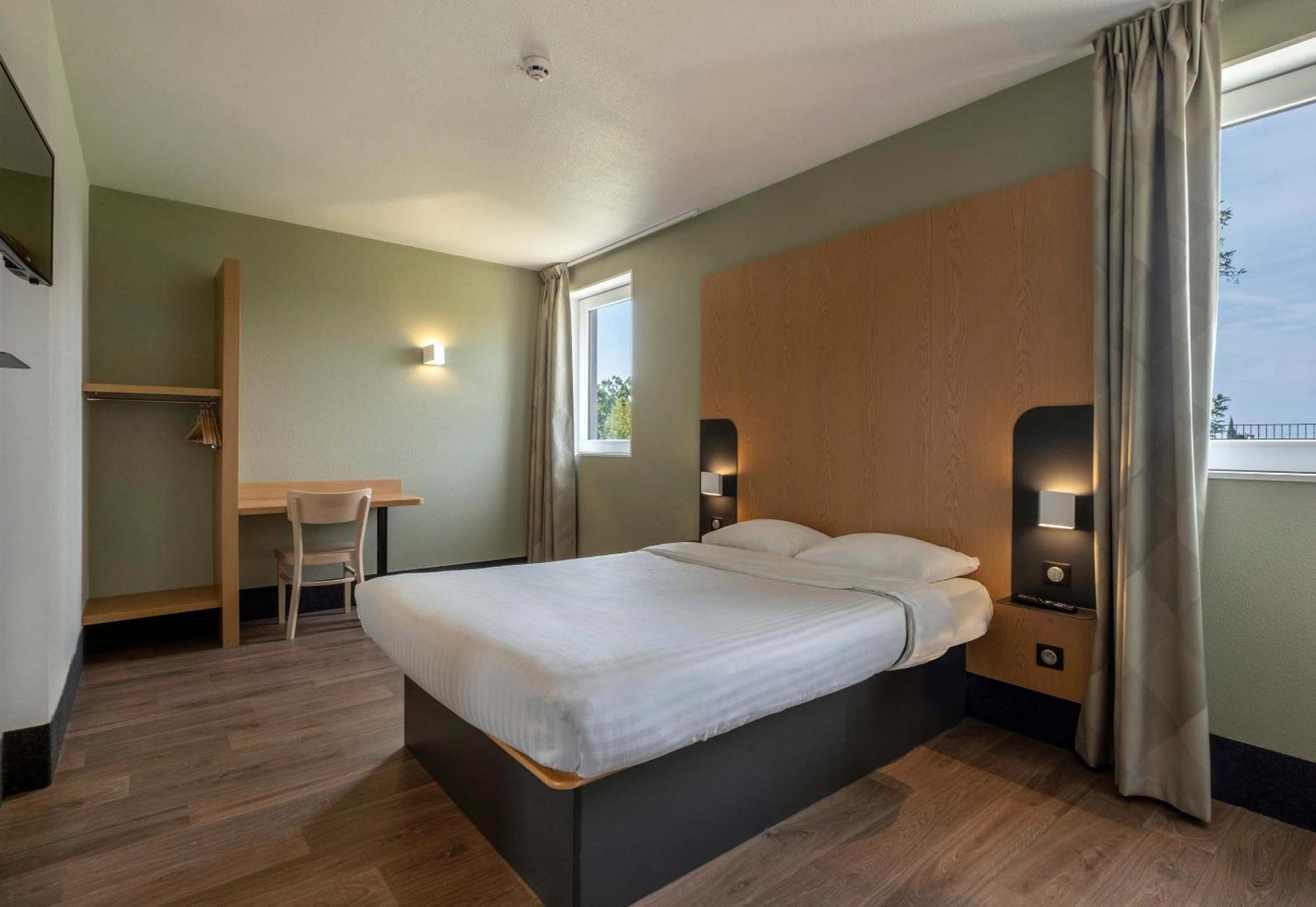 B&B Hotel Niort Marais Poitevin Est エクステリア 写真