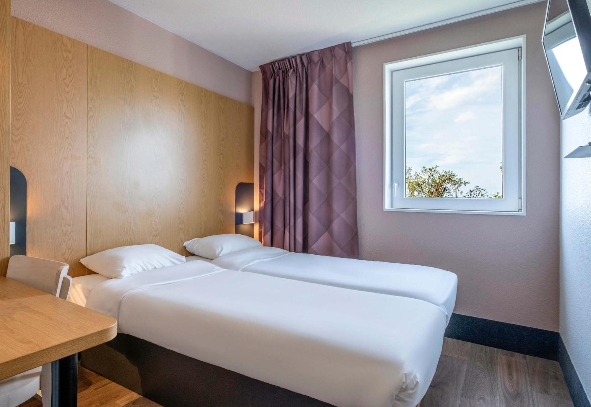 B&B Hotel Niort Marais Poitevin Est エクステリア 写真