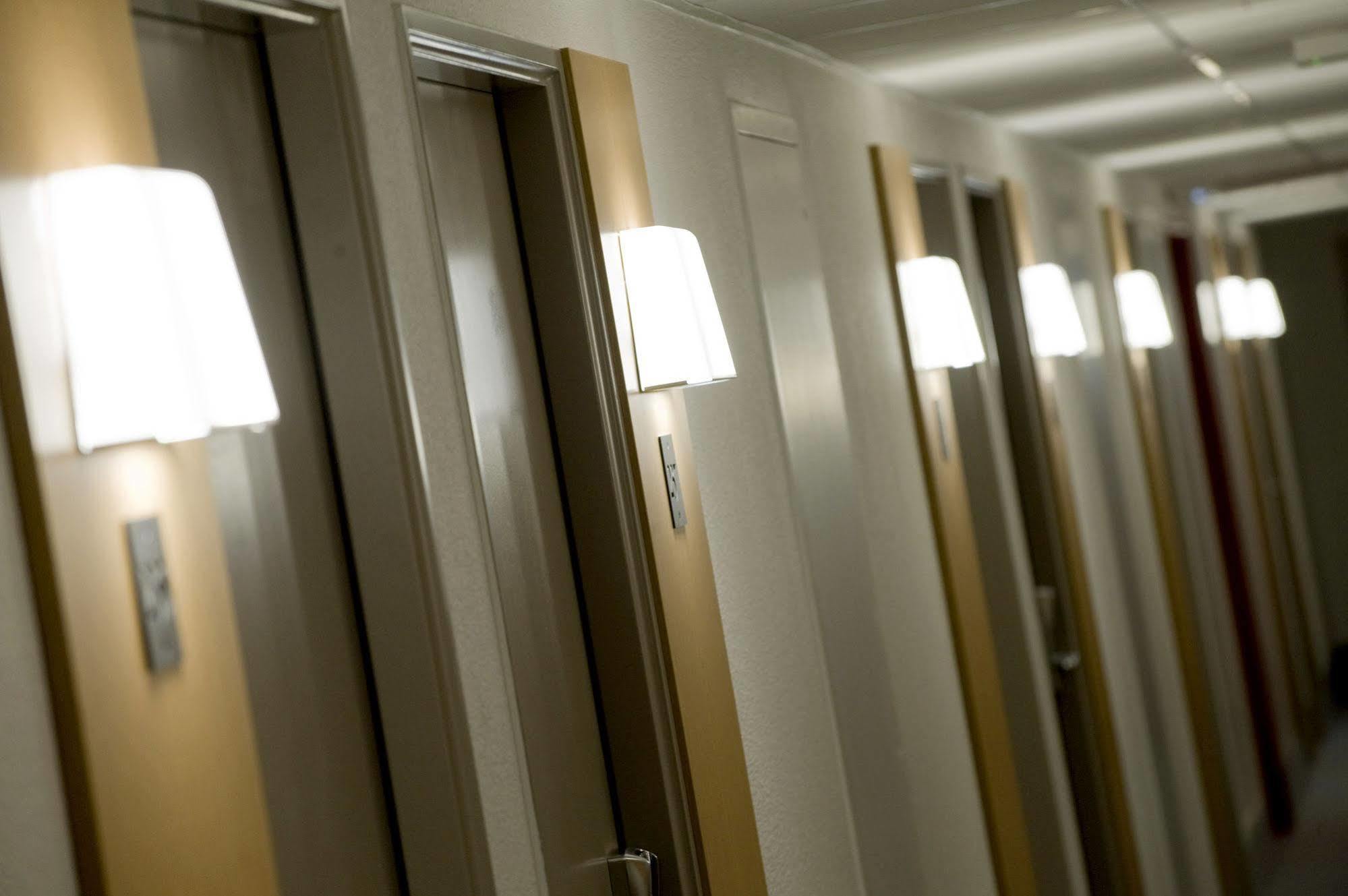 B&B Hotel Niort Marais Poitevin Est エクステリア 写真